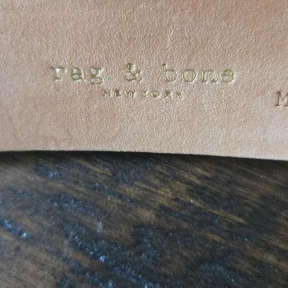 Beautiful Black Leather Belt w Gold Hardware By Rag & Bone. Great Condition! M - Picture 3 of 10